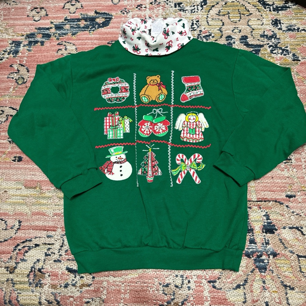 Vintage Christmas crewneck turtleneck.